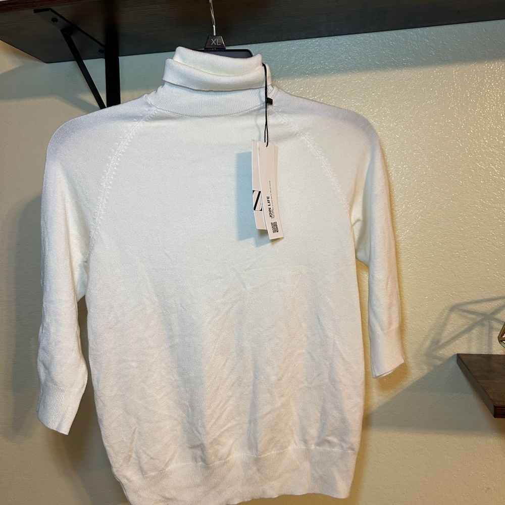 Zara Classic White Turtleneck Sweater